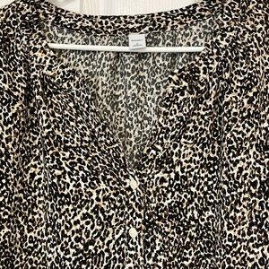 Long sleeve animal print blouse. XL. Light weight V-neck, gently used Old Navy